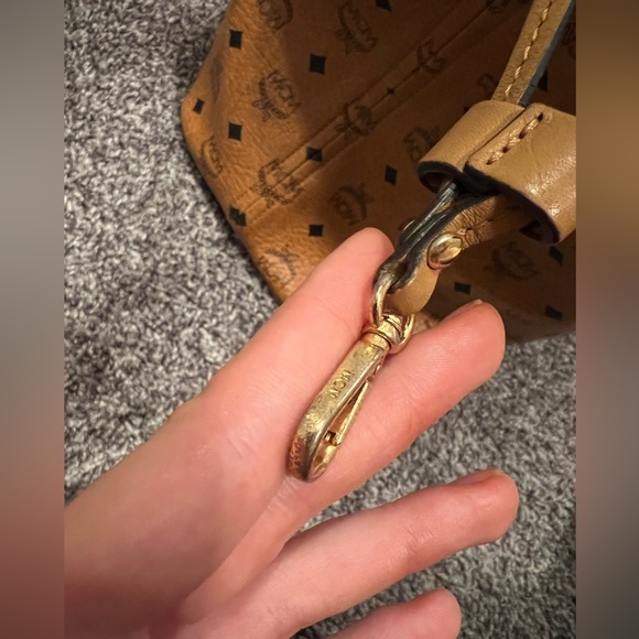 MCM Large Reversible Liz Shopper in Visetos - Picture 9 of 17